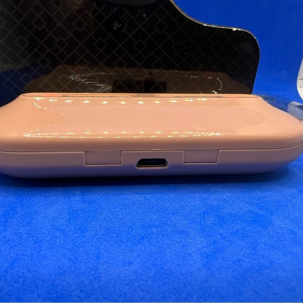 Wireless Earbuds - Picture 4 of 8